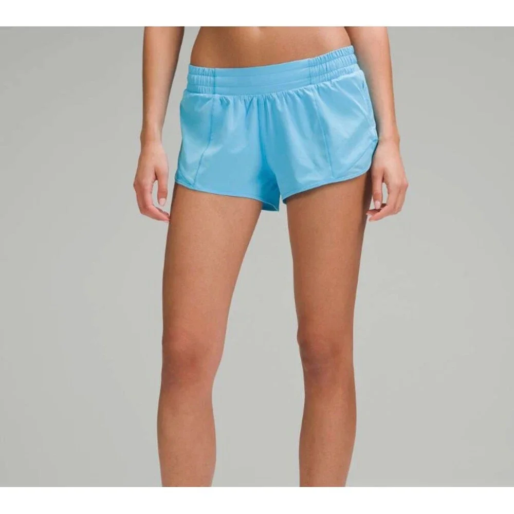 Lululemon Hotty Hot Low-Rise Lined Short 2.5" Kayak Blue Light Size 2